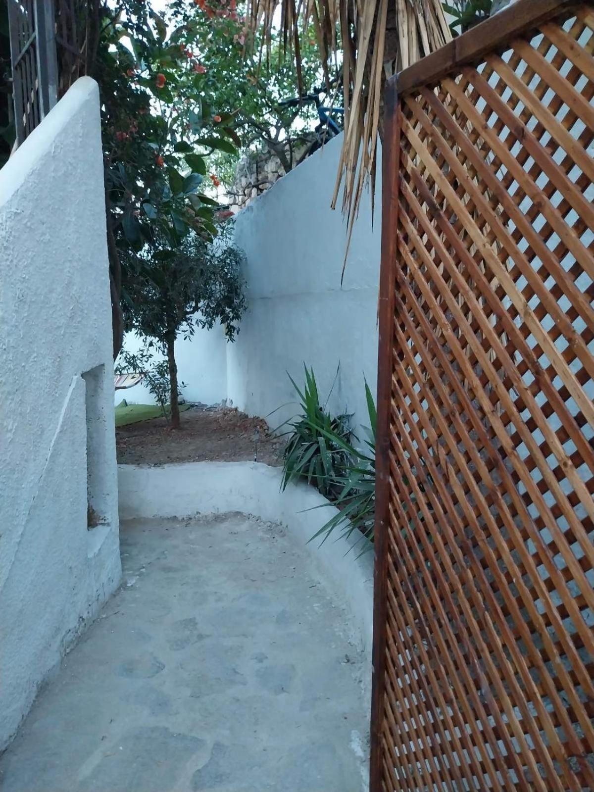 Bibliotheque Vintage Studio & Easy Garden Heraklion  Exterior photo